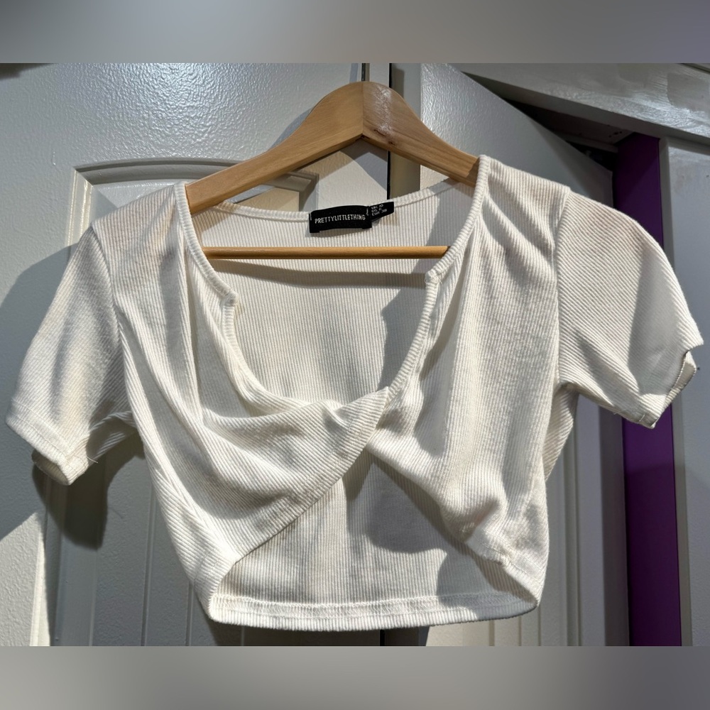 New White Short Sleeve Crop Top
